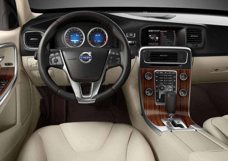 Volvo S60 2010 года  (фото 25 из 226)